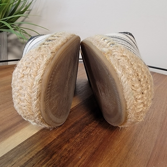 G.H. Bass Striped Canvas Jenna Espadrilles Size 7 - Picture 13 of 17